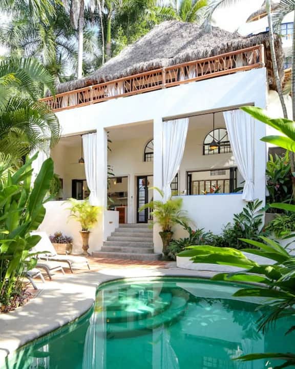 Casa Sonrisa Tropical Oasis - Image 3